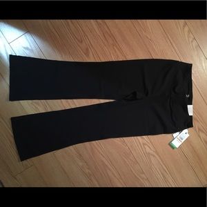 Gaiam Black OM Yoga Pants NWT size M short